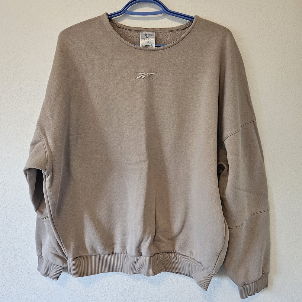 Over Sized Reebok Sweater Size M